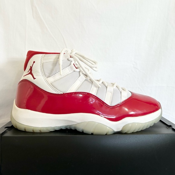 Jordan 11 Retro Cherry size 10.5 CT8012-116 2022 PRE-OWNED
